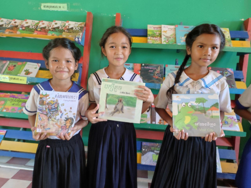 クメール語の本の寄贈